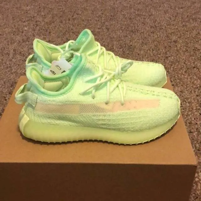 Adidas yeezy boost 350 v2 glow