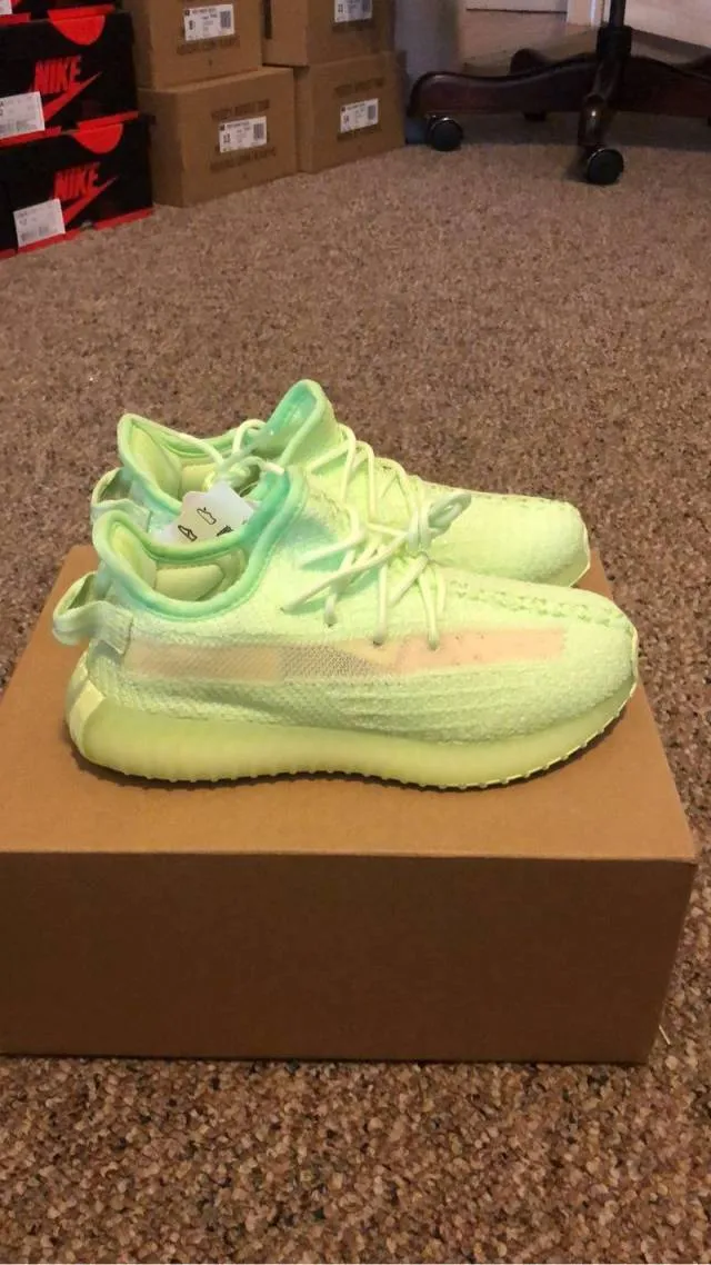 Adidas yeezy boost 350 v2 glow