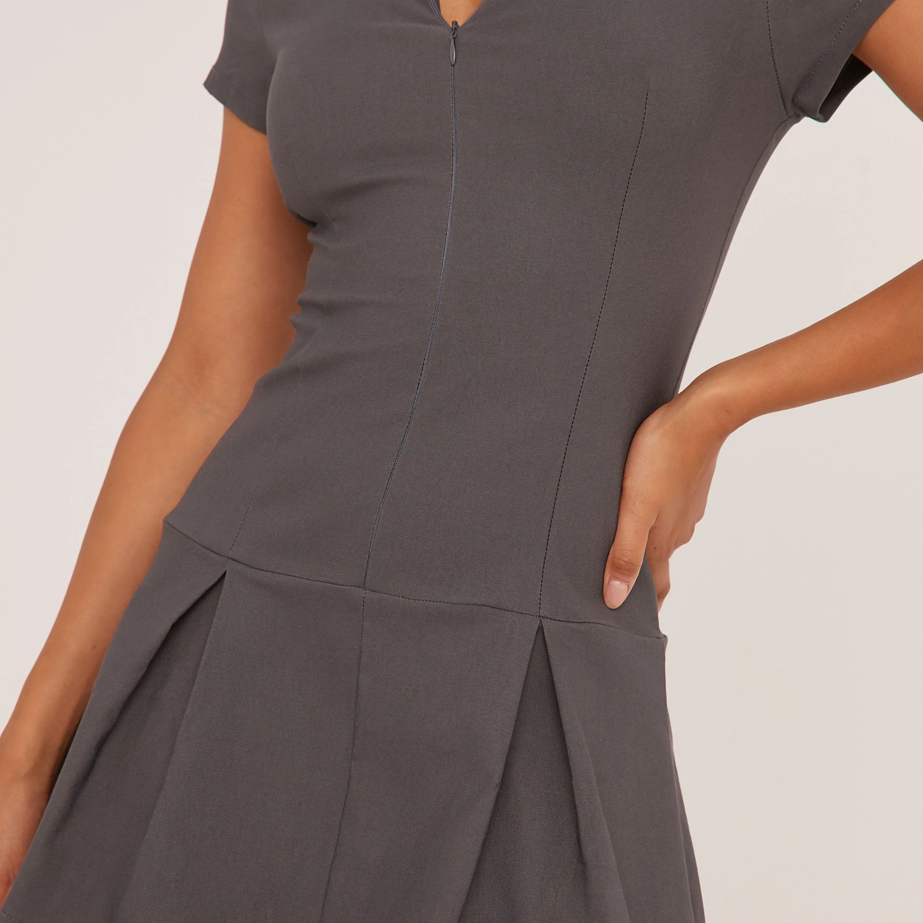 Shorts Sleeve Zip Front Pleated Mini Dress In Grey