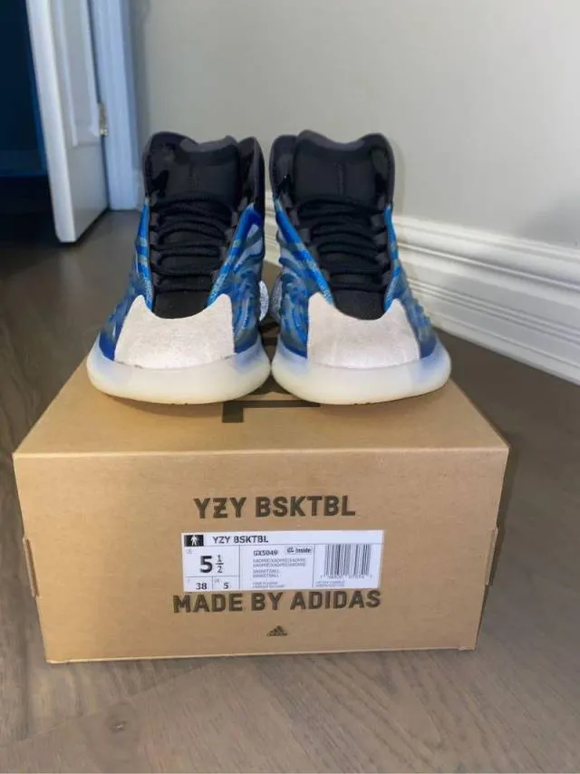 Yeezy QNTM BSKTBL Frozen Blue Size 5.5 Men's