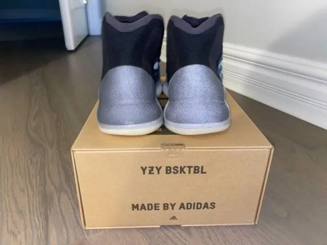 Yeezy QNTM BSKTBL Frozen Blue Size 5.5 Men's